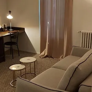 Le Petit Mas Hotel